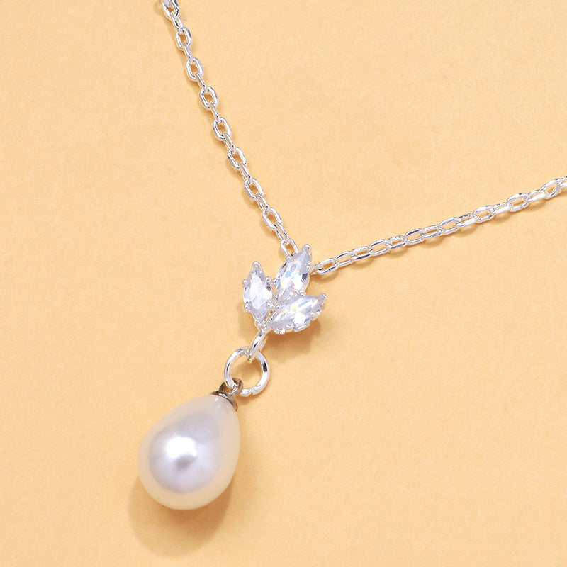 Pearl Zircon Collarbone Chain — Velourè
