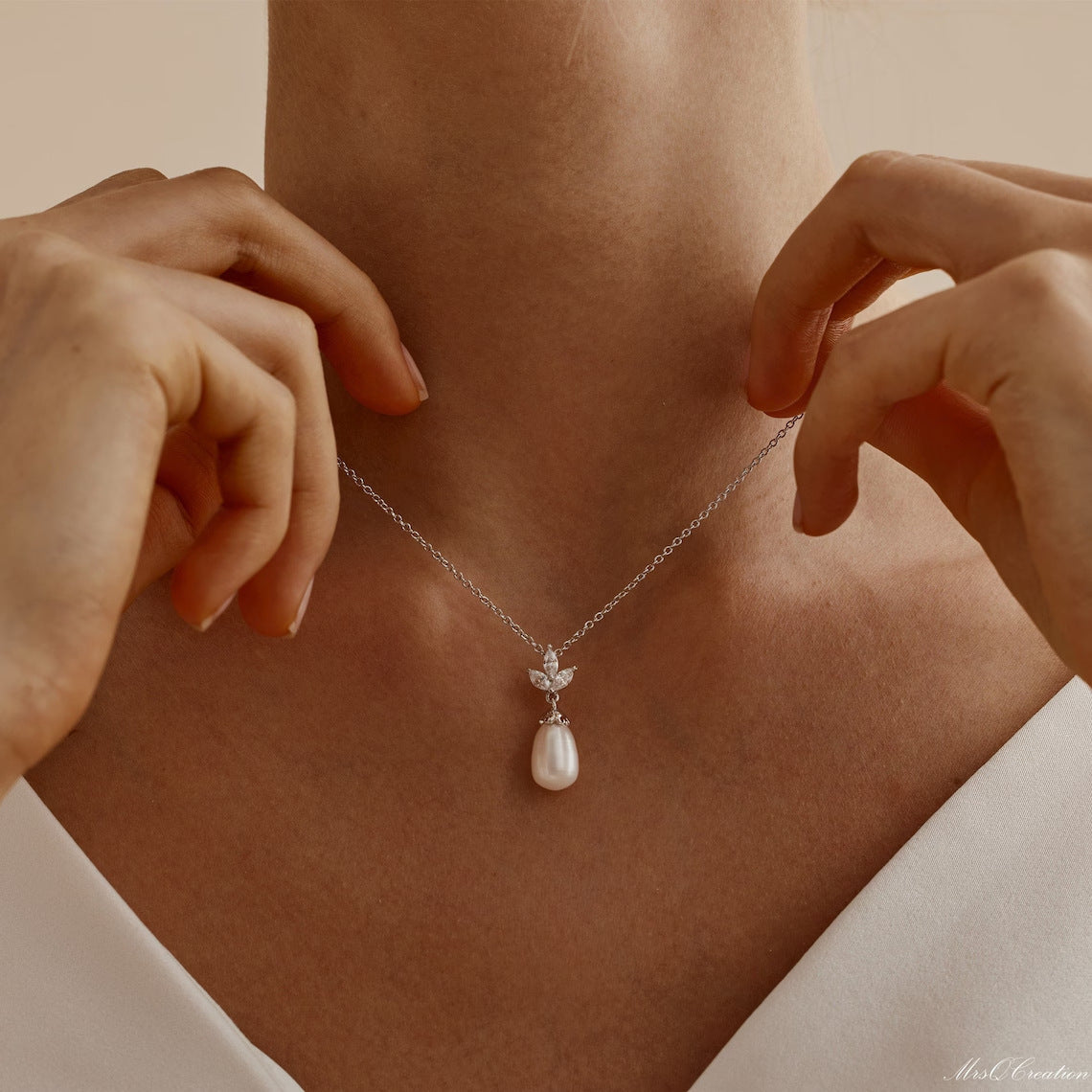 Pearl Zircon Collarbone Chain — Velourè